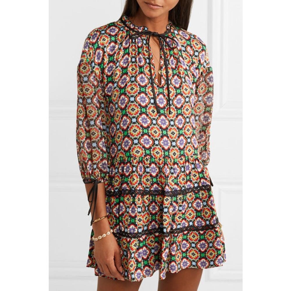 Alice + Olivia Arnette Medallion Print Tiered Tunic Dress